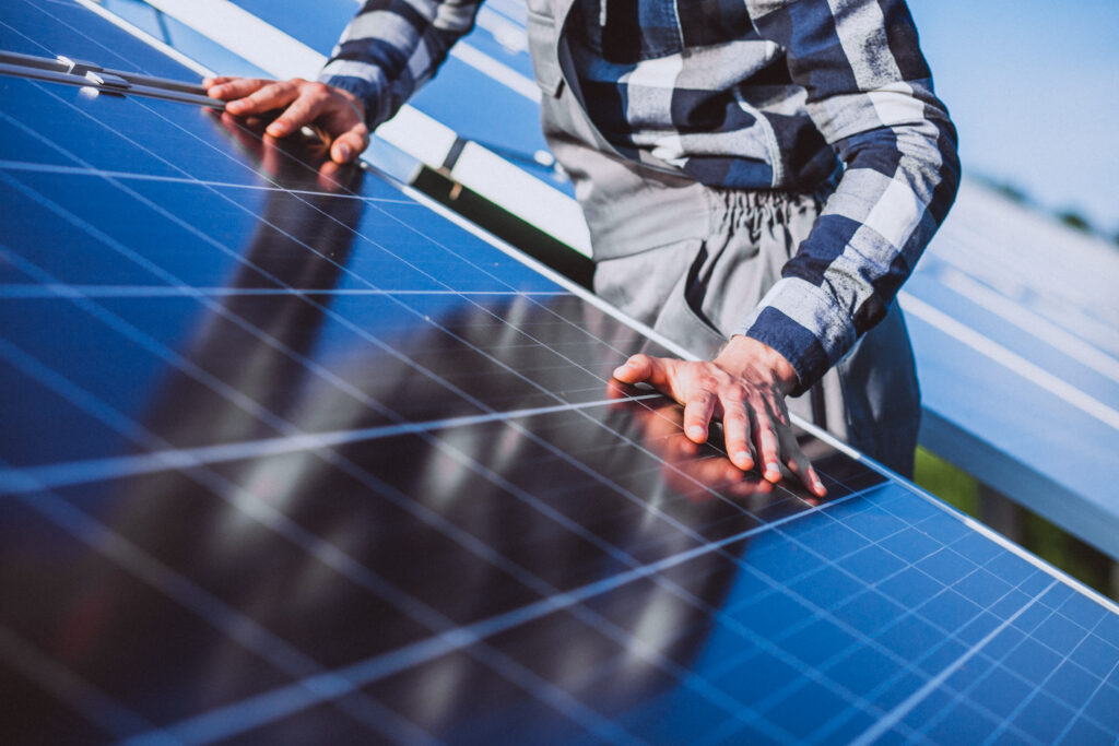 Nettoyage de panneaux solaires à Villeurbanne - SAMAK